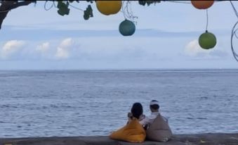 Cik Bunk Beach Front Homestay near Tulamben Bali