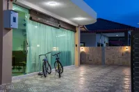 Loh Residence@Pinjistation (8pax 4br)