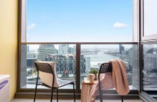 Southern Cross Gem: Modern Home with Harbour Views