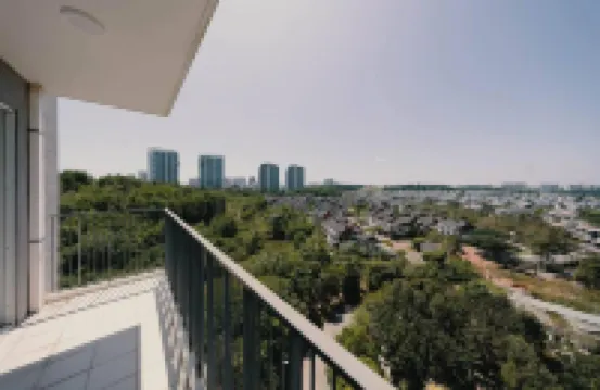 Spacious French Verdi BY FEEL HOME