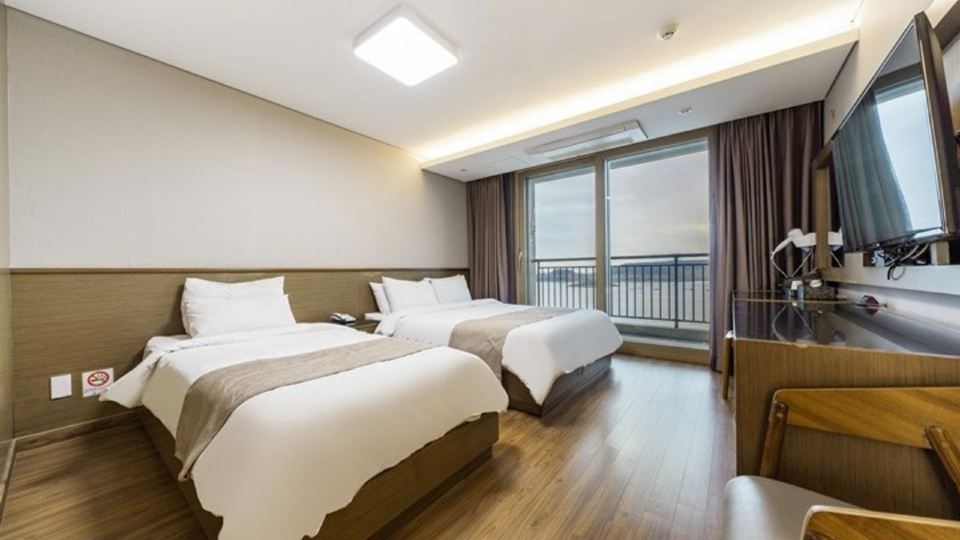Noble Hotel