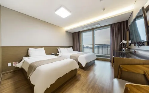 Noble Hotel