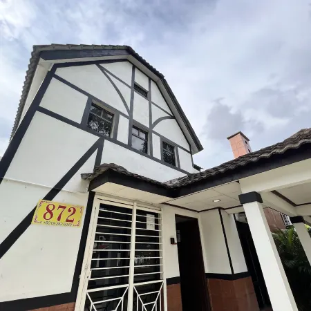 A’Famosa Private Pool Villa Lot 872 – Fong Homestay Hotels in Pegoh