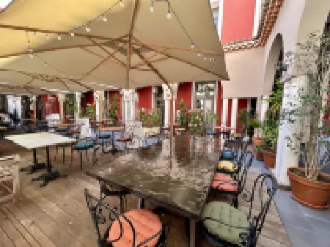 HOTEL DE PARIS Hotels in Sète