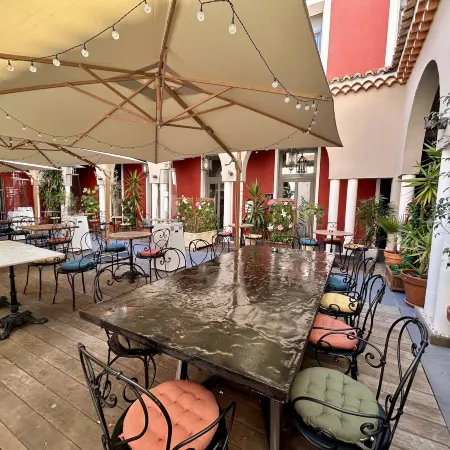 HOTEL DE PARIS