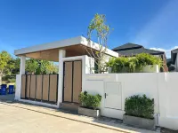 Relax Nai Yang beach pool Villas Ξενοδοχεία στην πόλη 