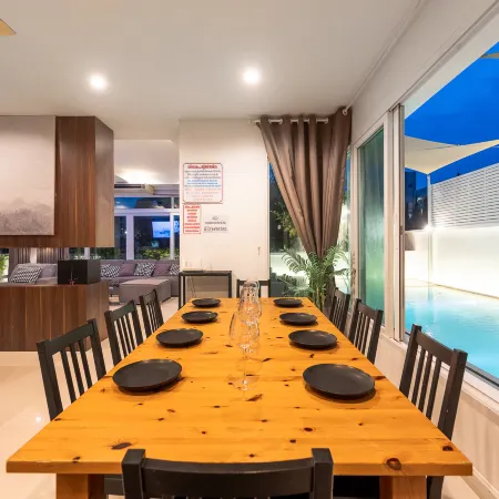 SeaBreeze Grand Pool Villa Pattaya