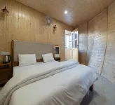 Kaafal Cottages: The Himalayan Home - parking