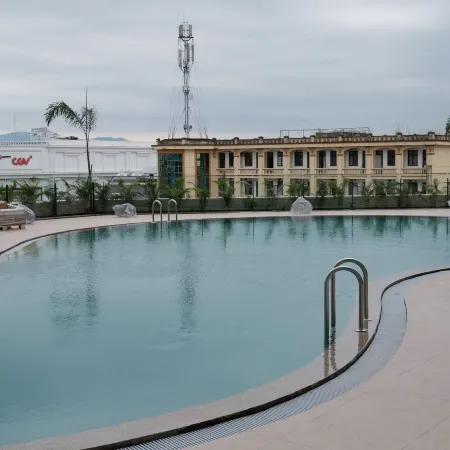 THE GRAND DRAGON HOTEL