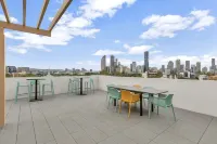 The Roocrest - Kangaroo Point Boutique Apartment with Parking