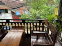 Pakam Guesthouse Hotels near Cross River Ferry