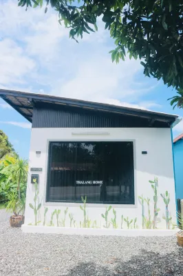 Thalang Homee Hotels in Por Bay