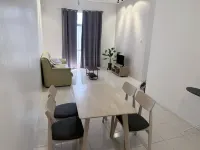 Cozy Family Apartment Near Shopping mall, Mcd Hotels near مابس بيراك
