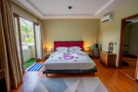 FUVAHMULAH CENTRAL HOTEL - Parkplatz