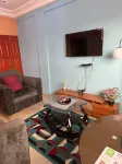 Cozy 1-Bedroom Modern Apartment - balcón