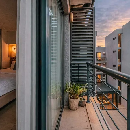 Embassy Gardens Studio with Pool & Gym