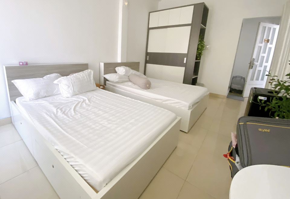 1. Twin bed..