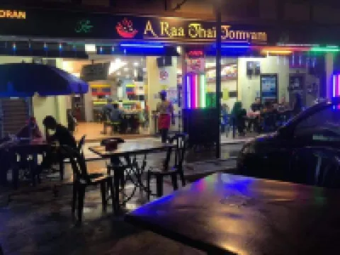 Maya Homestay Putrajaya Unit Dua Hotels near Millennium Monument