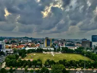 KUMU Warhol Apartment at Louis Kienne View Simpang Lima Semarang Hotel a South Semarang