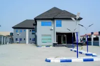 Mainstay Luxury Apartments