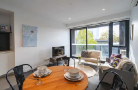 Cozy 1BR Apt Walk to Swinburne & Glenferrie Rd