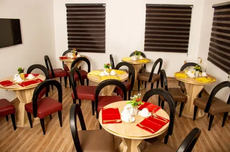 VICTORIAN BLOOM HOTEL AND RESORT ASABA