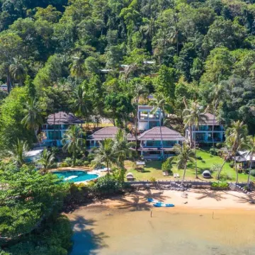 瑞索魯申度假村 鄰近邦寶漁村的酒店