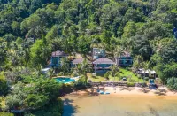 Resolution Resort Hotel a Bang Bao Bay