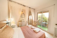 Sitges Beach Hostal - Airport Shuttle