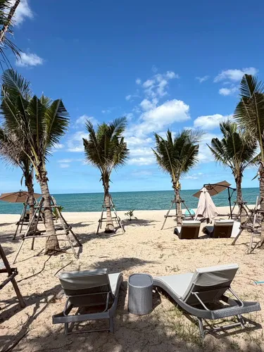 รูปภาพของSunrio Beach Hotel Sichon