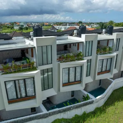 Pantai 5 - Villa 4 Hotels near Seseh