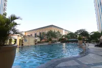 Casa Menuchah @ Venice Luxury Residences, near BGC and Airport - Pools