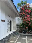 Omah Bagio Guest House By Sewain - parking
