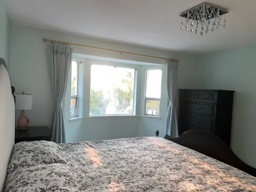 Super Comfy King-size Bed & Ensuite Bathroom - 2-Star