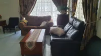 RR Homestay D' Lot 144 Chukai Kemaman 커마만 호텔