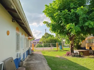 Hacienda Tropical Guest House فنادق في بلموبان