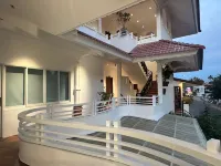 Le Huynh Mui Ne Hotel Hotels near Jibe's Beach Club