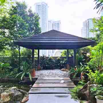 High floor - Rockwell View | Pool + Pet Friendly Hotel Exterior