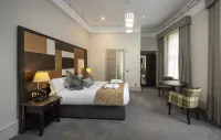 Albany Hotel