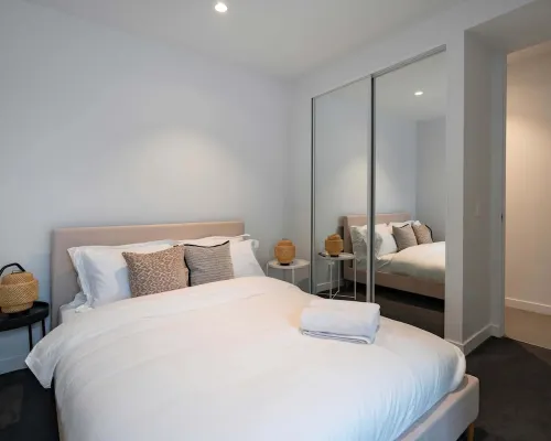 Modern Hawthorn 1BR Walk to Cafes & Transport 霍索恩區酒店