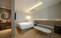 Busan Yongho-dong Athena Hotel