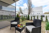 Lumina apartment with patio and parking