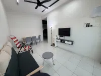 Small yard homestay Sungai Siput cozy 3BR 6-8 Person
