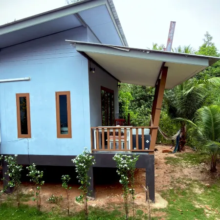The Canal Hut Chaloklum