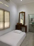 Omah Bagio Guest House By Sewain - parking