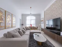 Luxury 2BHK | Near Yas Waterworld & Warner Bros ドゥアリーナ周辺のホテル