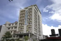 Vrest Hotel Hotel in zona Al-Serkal Mosque