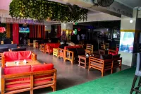 Mountaintop Suite and Apartment