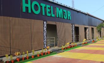 Hotel MJR - Free Pickup and Drop Temple, Sea Beach & Puri Railway Station