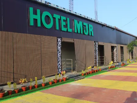 Hotel MJR - Free Pickup and Drop Temple, Sea Beach & Puri Railway Station